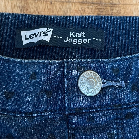 Levi’s 2T knit jogger pants with heart 🖤 design and hearts back pockets. - Picture 5 of 10